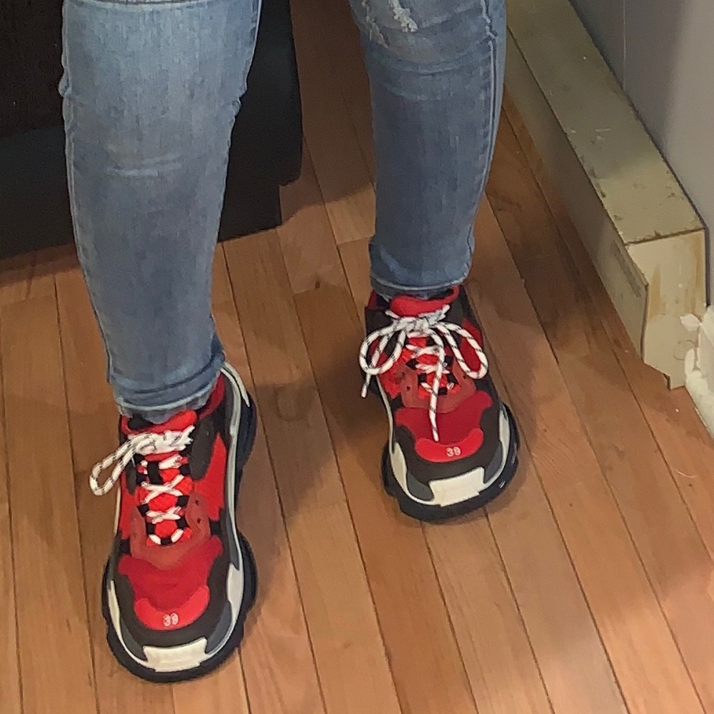 RED BALENCIAGA SNEAKERS SIZE 39
